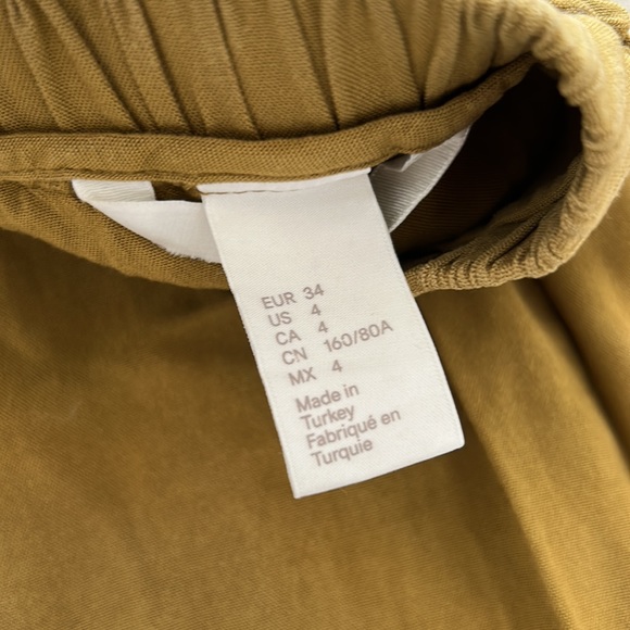 Robe - Picture 2 of 2